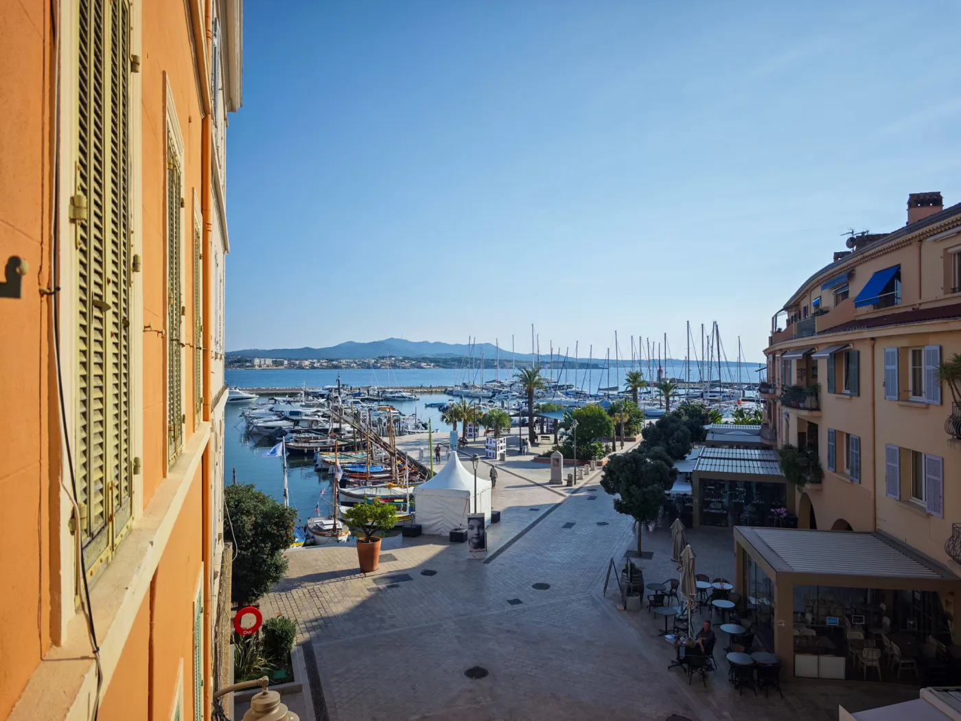 À vendre   Appartement sur le port de Sanary-sur-Mer